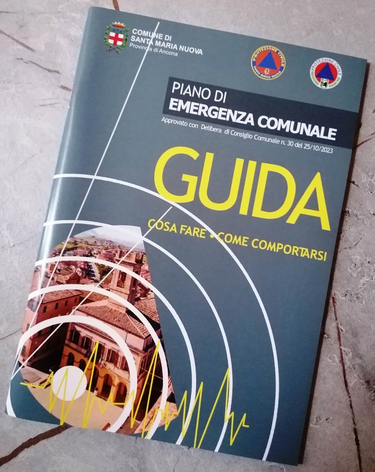 Distribuzione della GUIDA DI PROTEZINE CIVILE